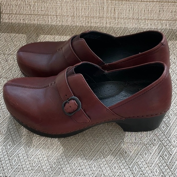 Dansko Loafers Brown Leather Upper Women Closed Toe Shoes Size 40 - Picture 3 of 13